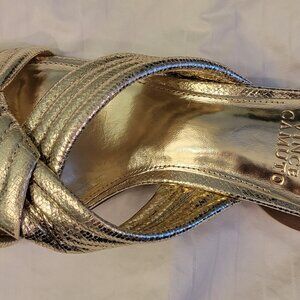 Vince Camuto Ladies Pixelated Metallic Light Gold Sandals
